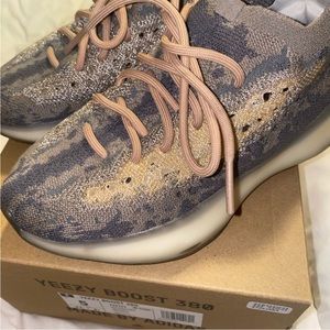 🫶🏻 Yeezy boost 380